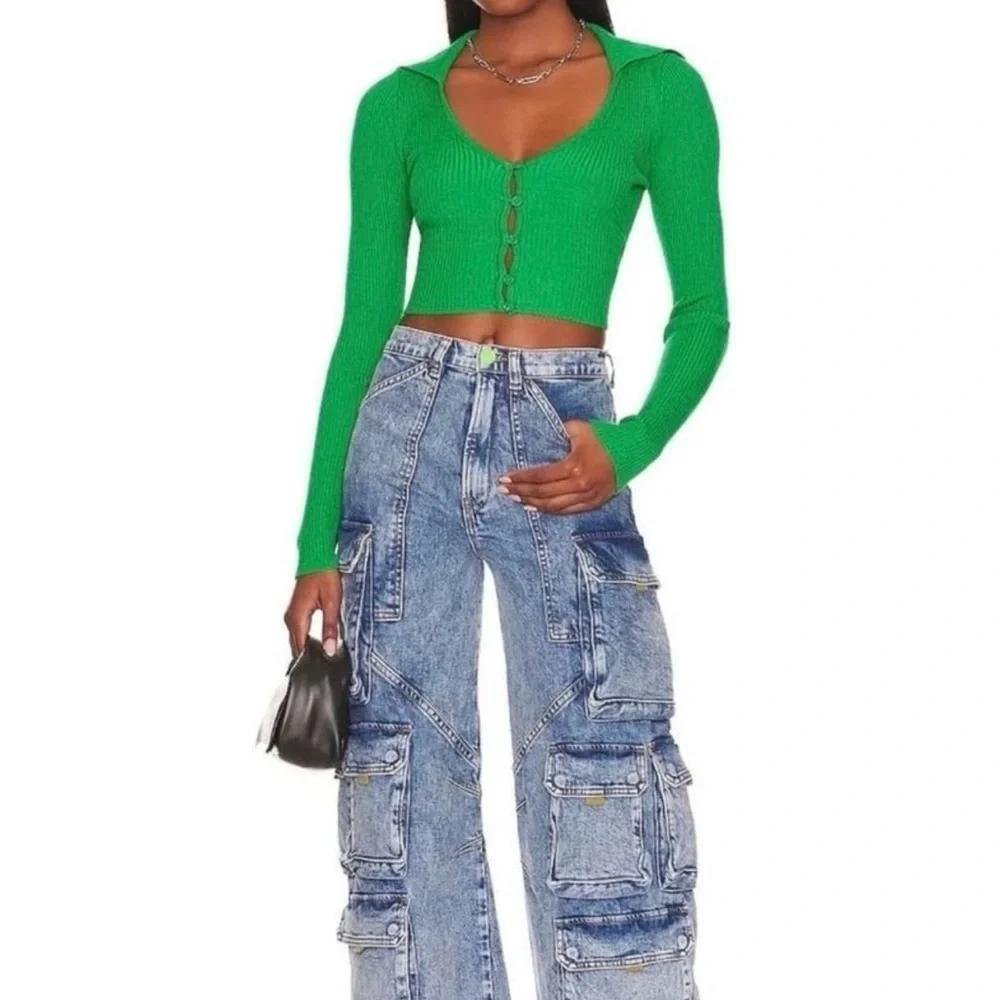 ALL THE WAYS Ribbed Deep V Crop Top – Small (Green) - Picture 4 of 6